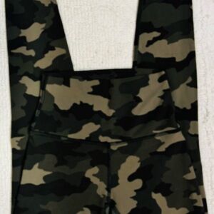 Lululemon Athletica Align high rise Camo Leggings size 2 25”